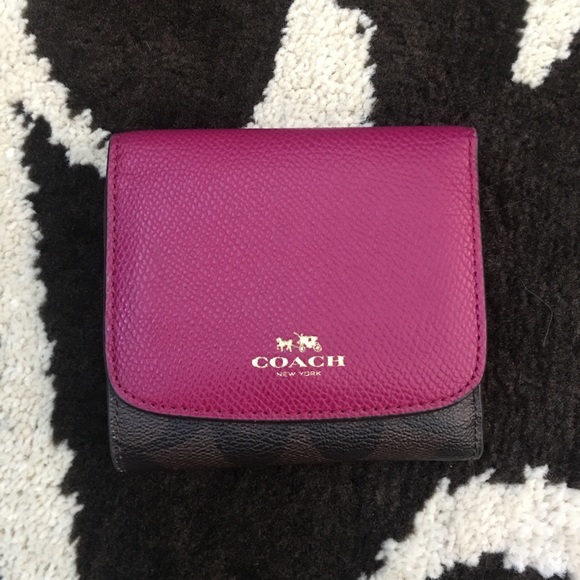 Coach Handbags - NWOT Coach Tri-Fold Wallet